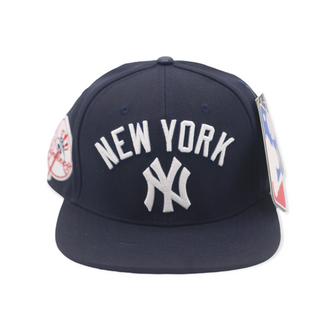 PRO STANDARD YANKEES SNAPBACK