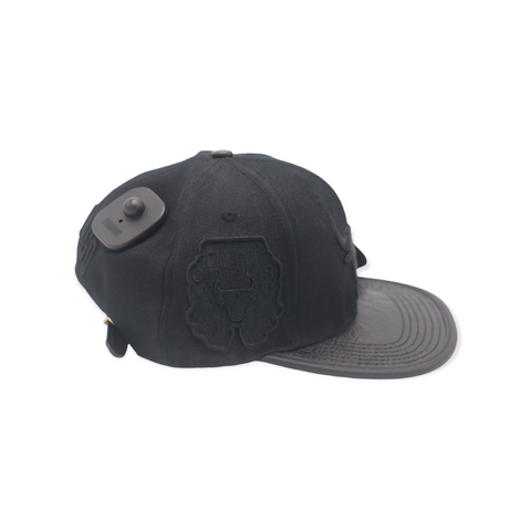 PRO STANDARD BULLS TRIPLE BLACK SNAPBACK